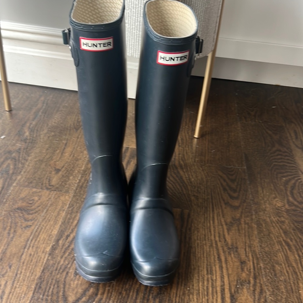 HUNTER BOOTS !!Original Tall Navy Blue! Like New!!